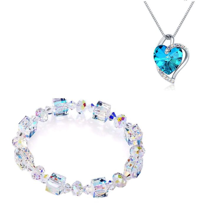 Set bratara ajustabila si pandantiv "Blue Heart" din cristale Swarovski® Crystals, cutie cu LED